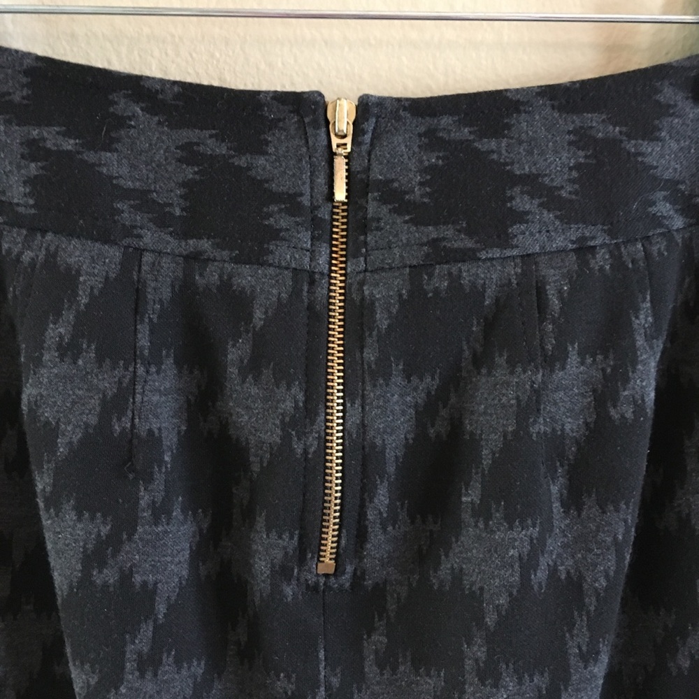 CLEARANCE!💋FINAL PRICE🎉EXPRESS houndstooth skirt - Picture 5 of 8
